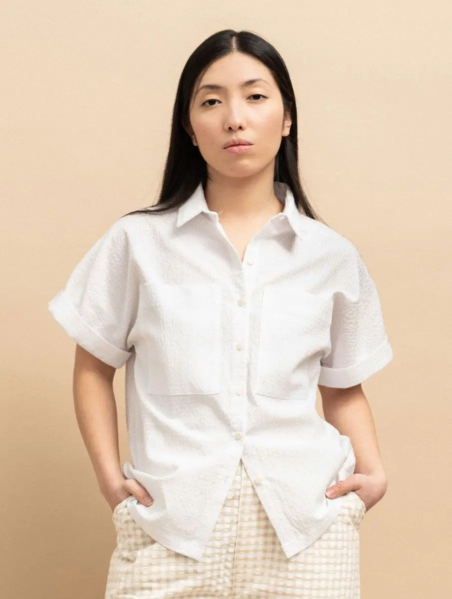Camisa blanca de manga corta ecológica