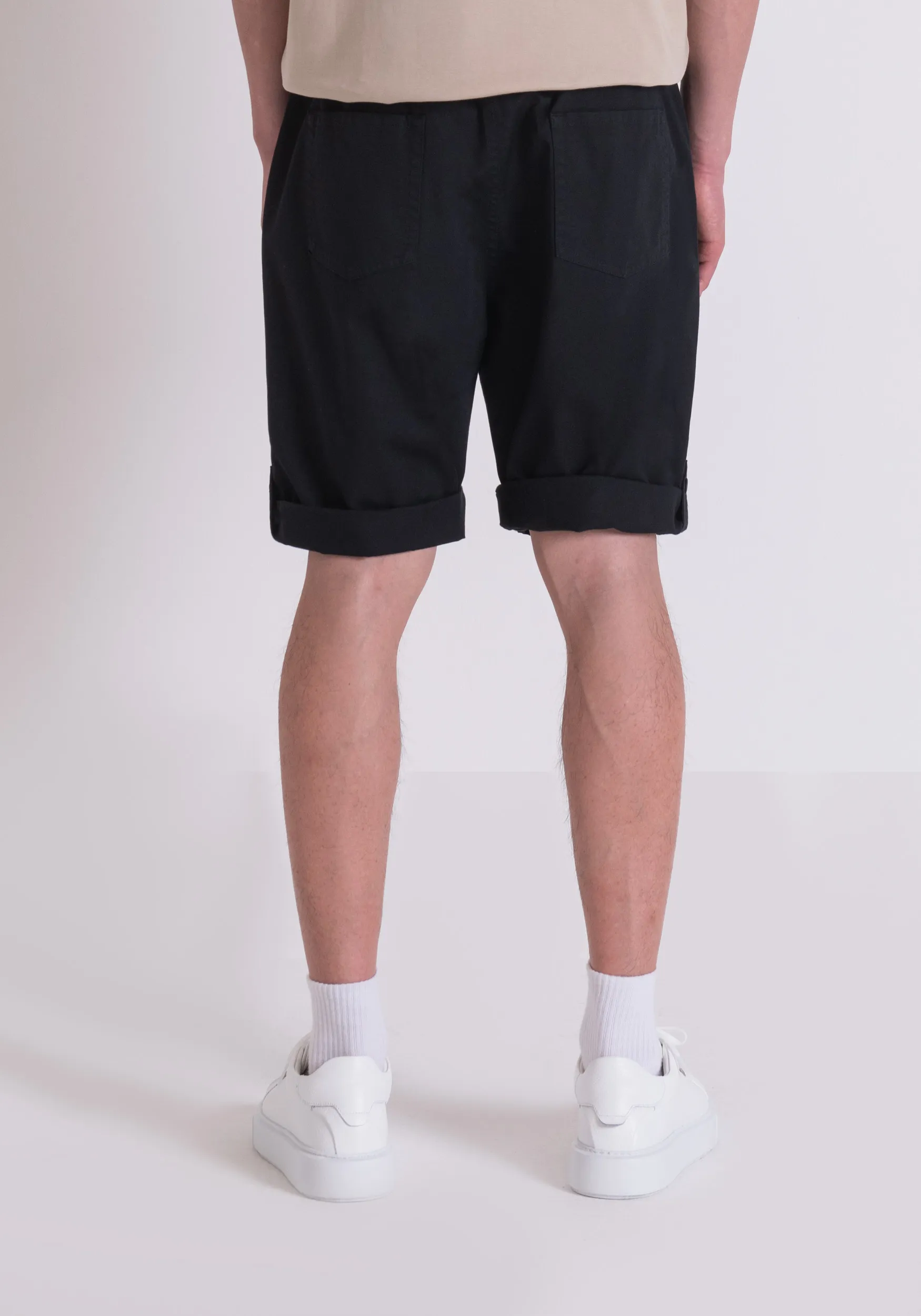 CAMISA «BARCELONA» REGULAR STRAIGHT FIT EN MEZCLA DE ALGODÓN CON ESTAMPADO INTEGRAL
