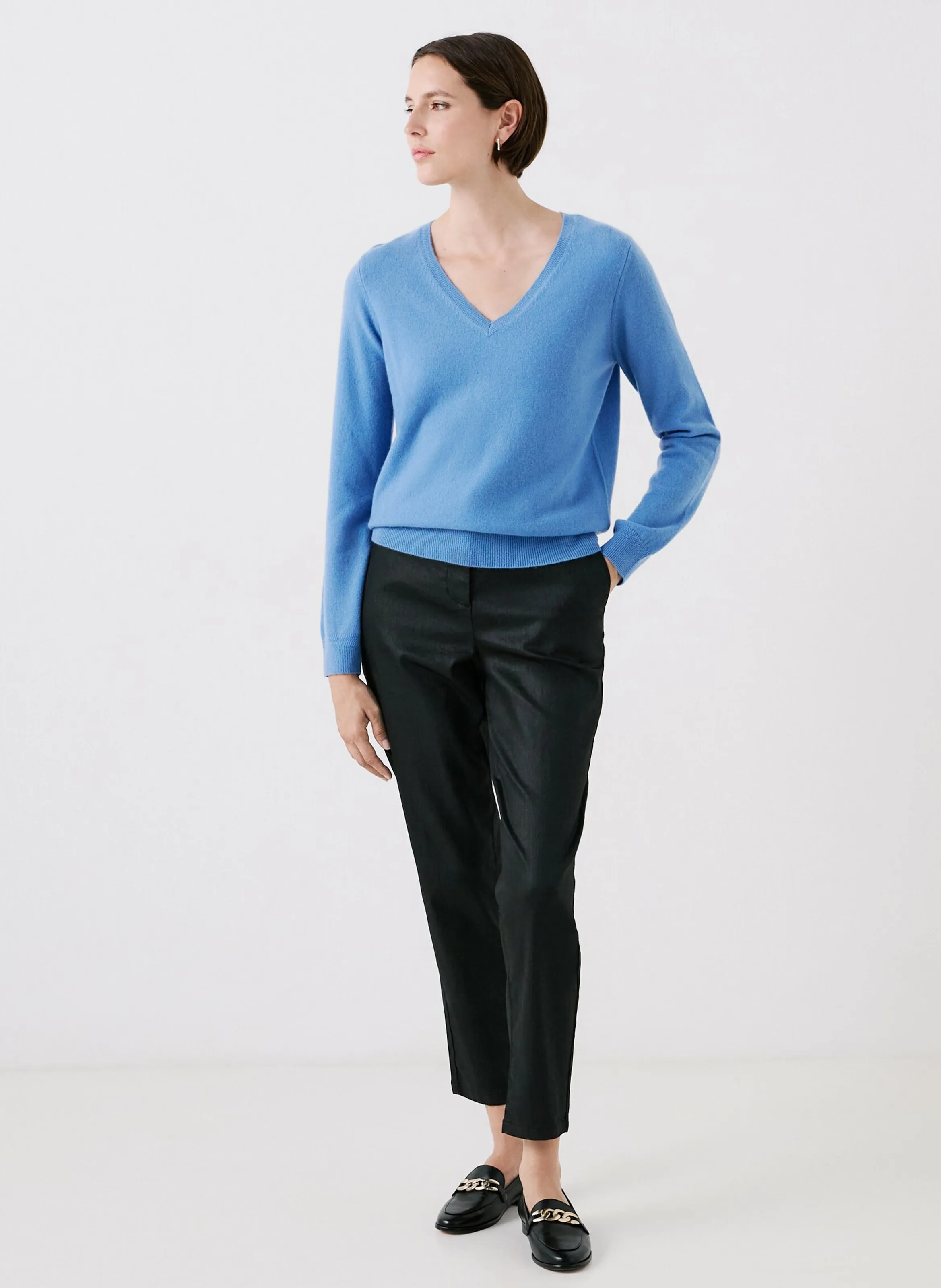 CAROLL MARIANNE2  JERSEY AJUSTADO CON CUELLO EN V DE CACHEMIRA EN AZUL