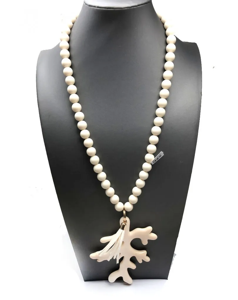 COLLARES BLANCO ROTO CON ORIGINAL COLGANTE DE RAMITA CORAL