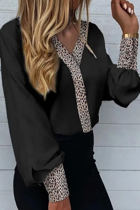 Elegante blusa con estampado de leopardo Polina, negra