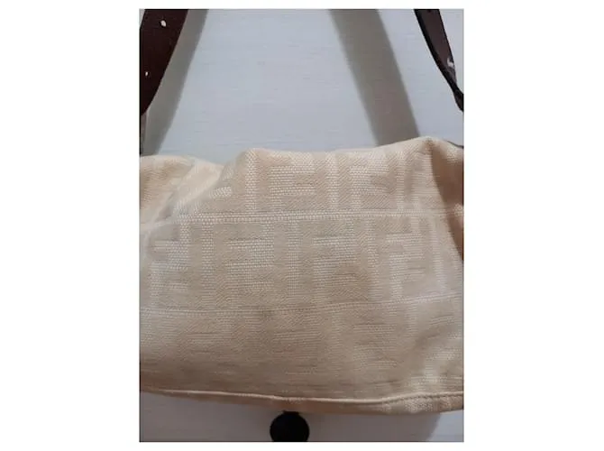 Fendi mamá baguette Beige 