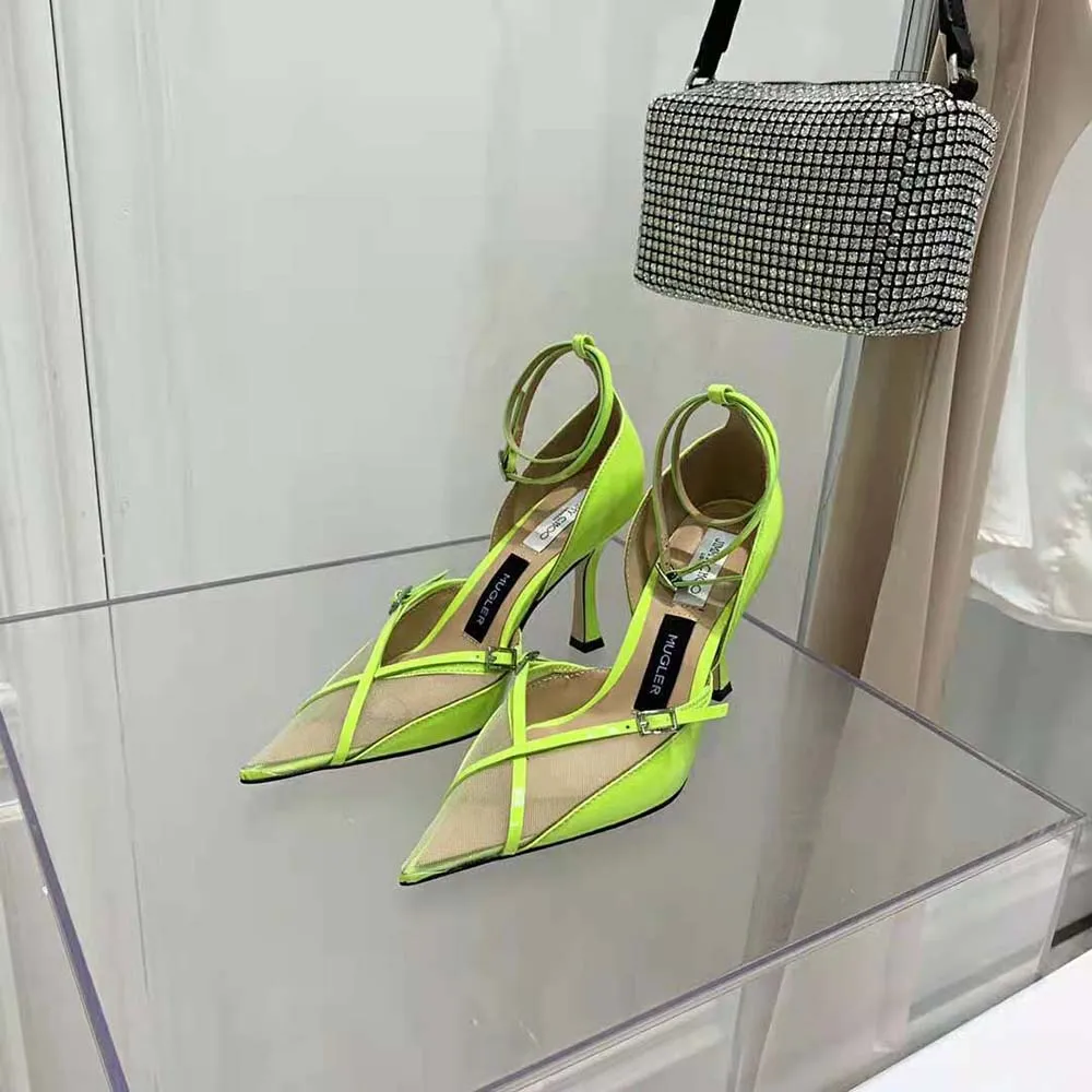 Jimmy Choo Zapatos de tacón con correa Mugler para mujer, charol amarillo neón y zapatos de tacón de malla con correas