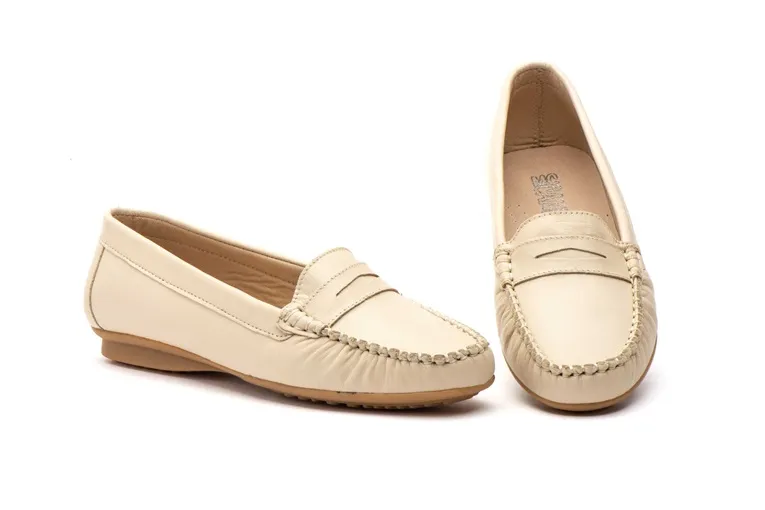 Mocasines de piel Beige