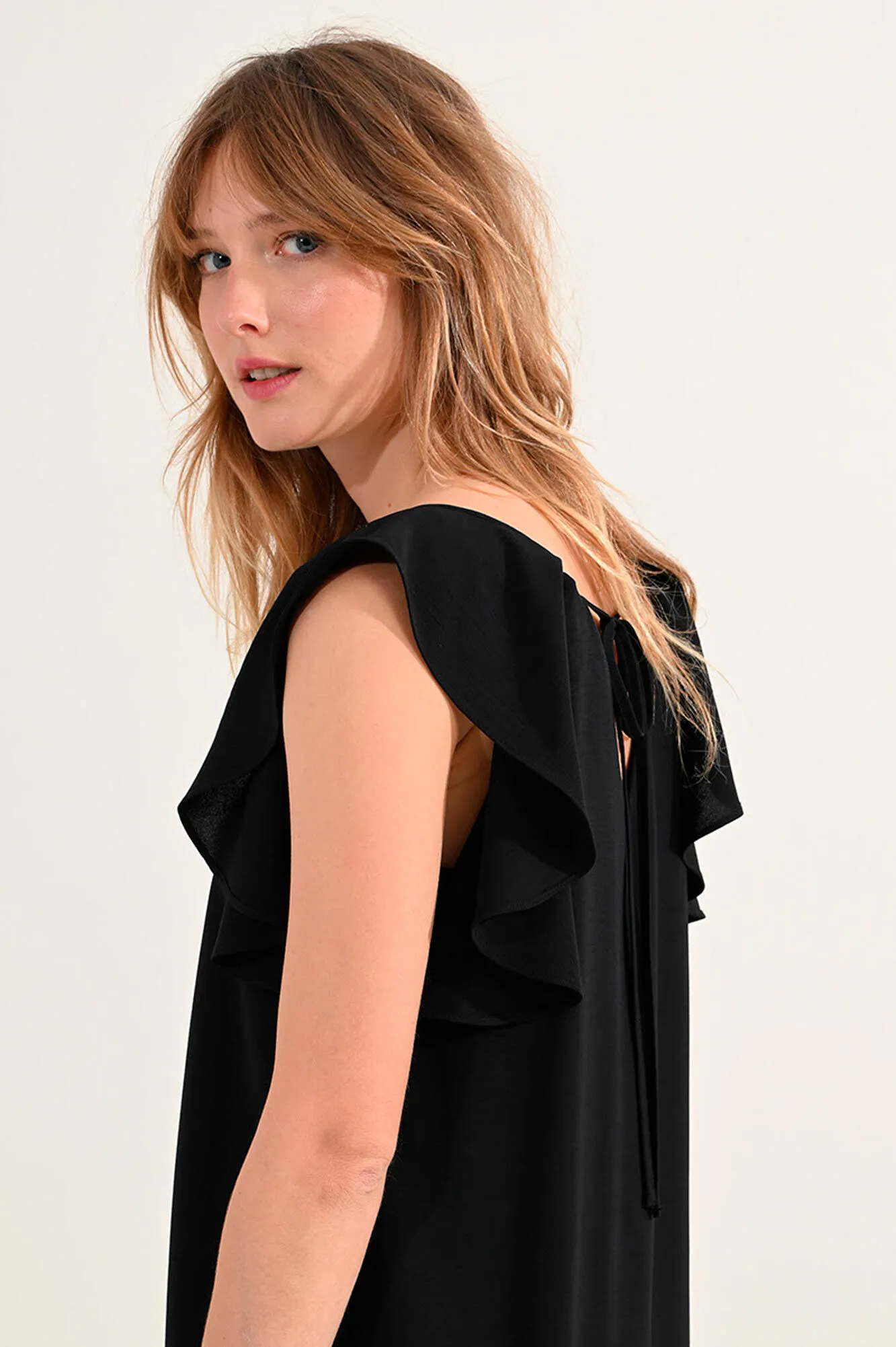 Molly Bracken Vestido de manga corta de mariposa con pliegues