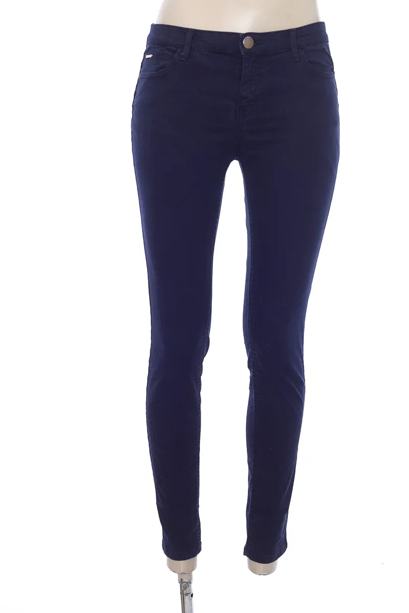PANTALóN COLOR AZUL  STRADIVARIUS