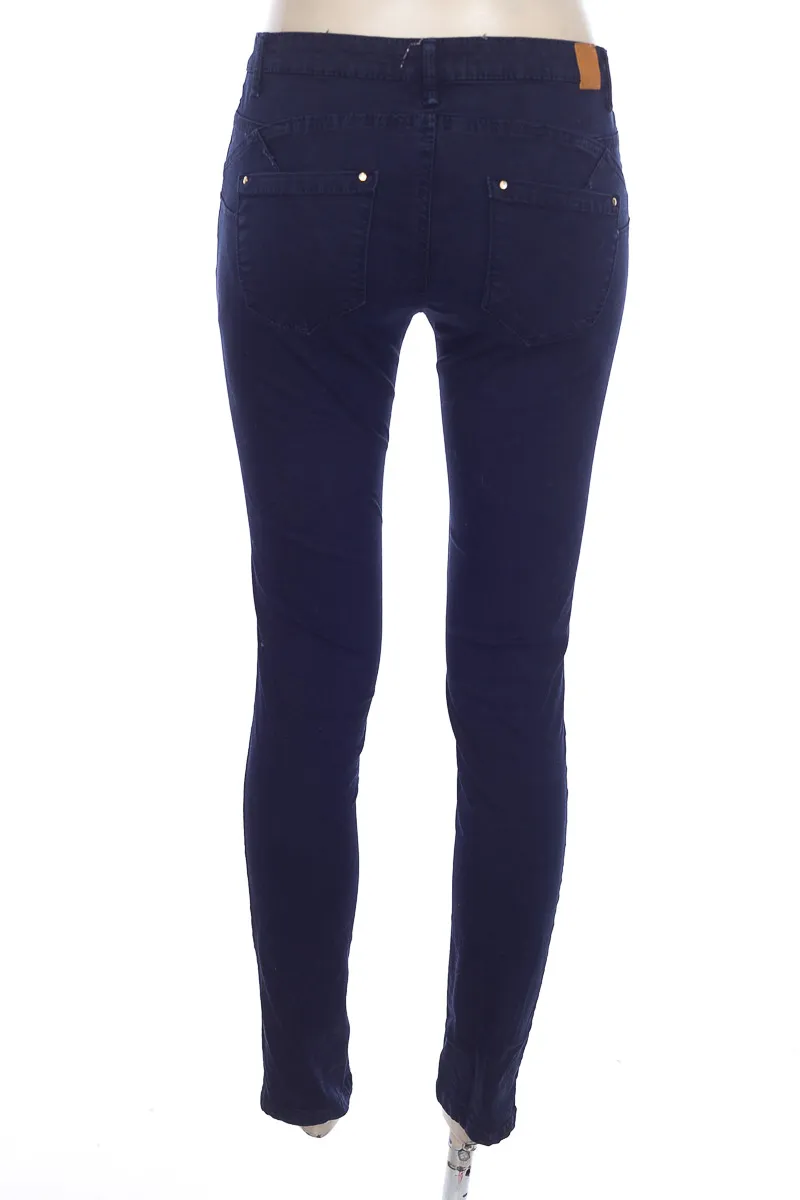 PANTALóN COLOR AZUL  STRADIVARIUS