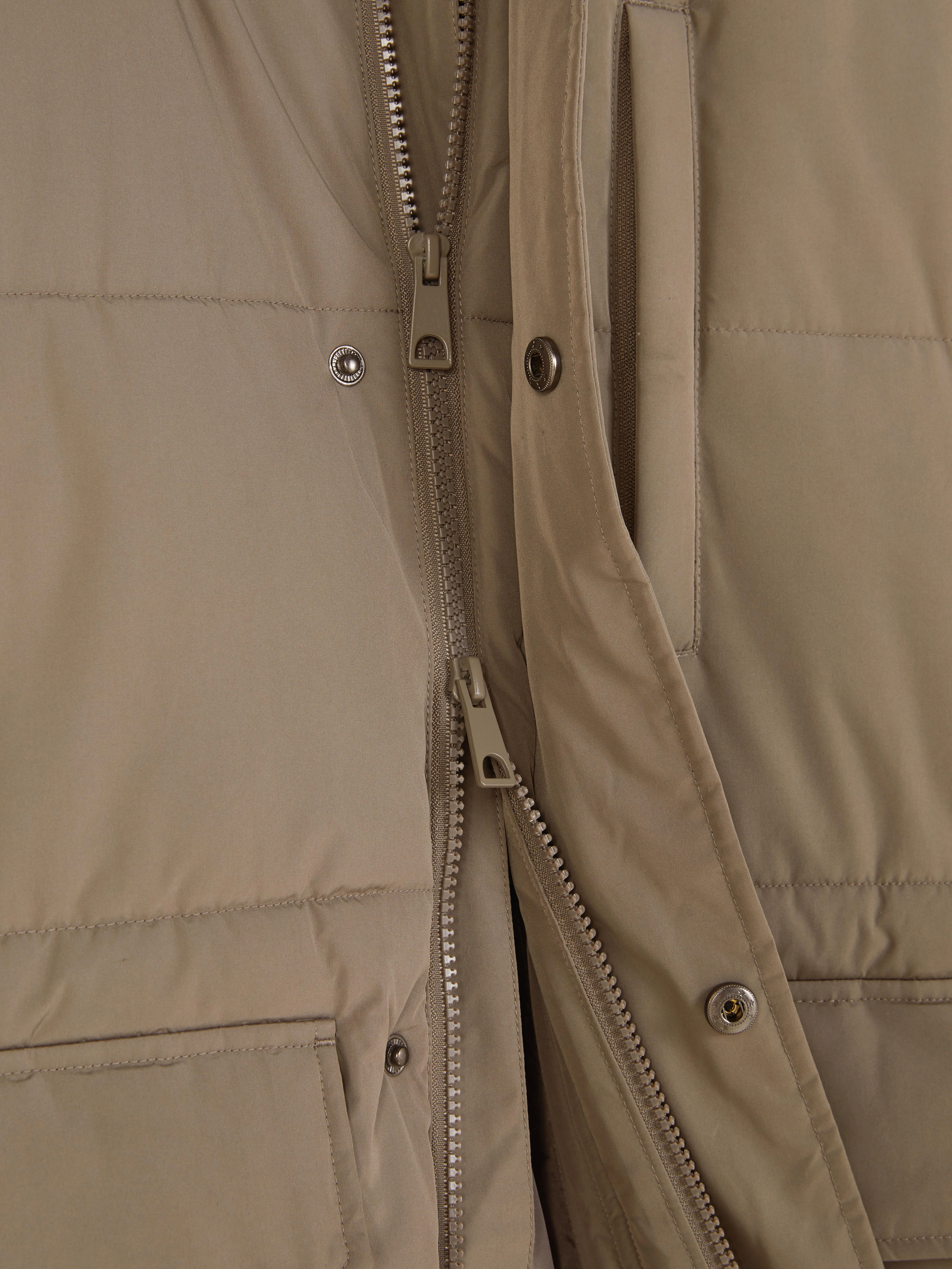 Parka acolchada con capucha