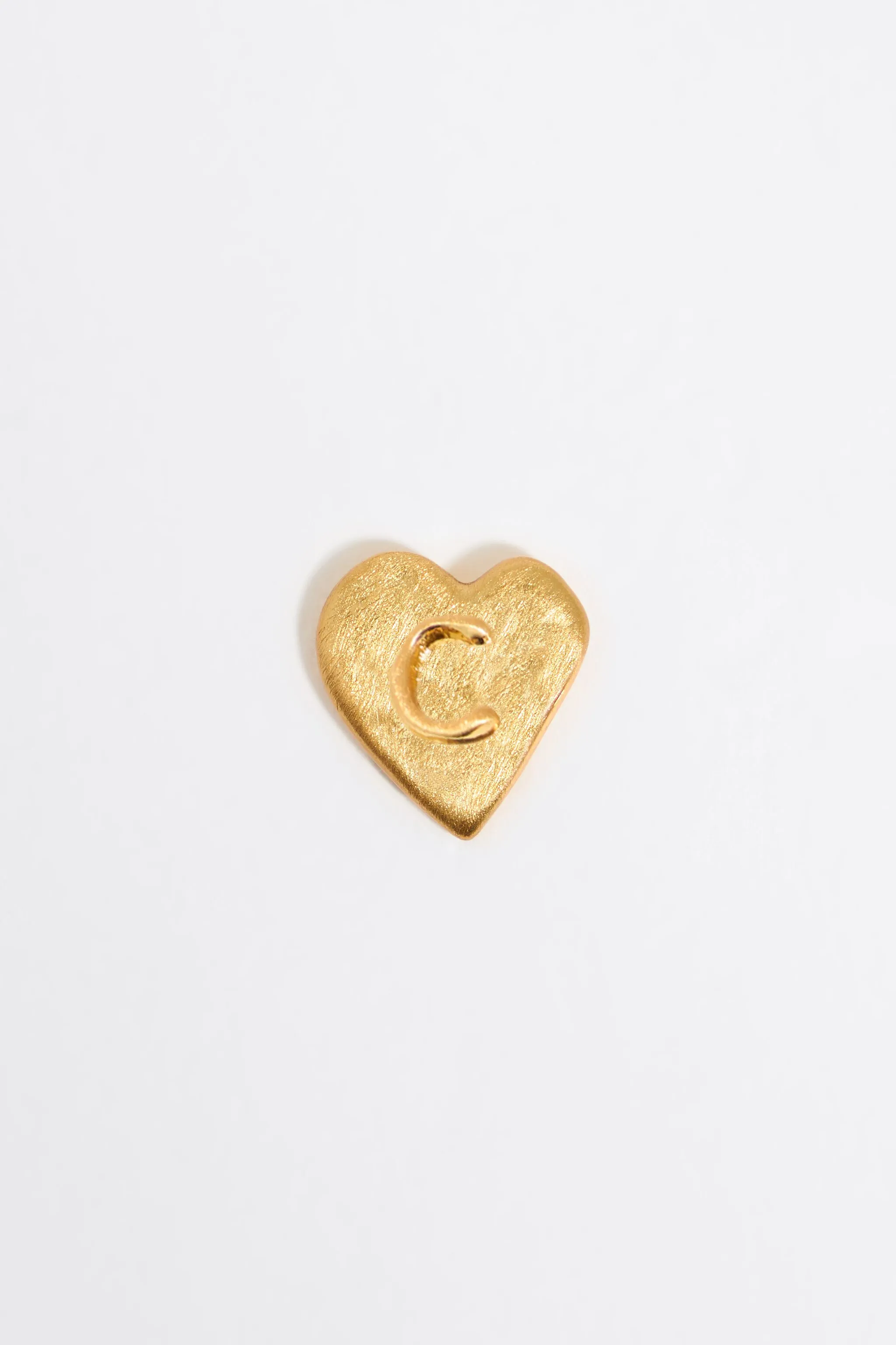 Pendientes letra C corazón dorado