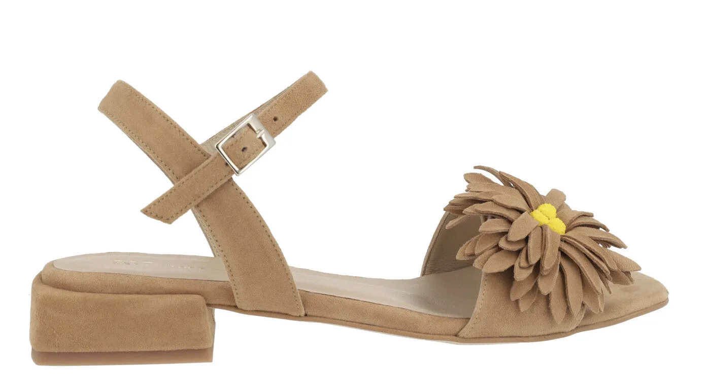 Sandalias de ante con adorno de flor para mujer