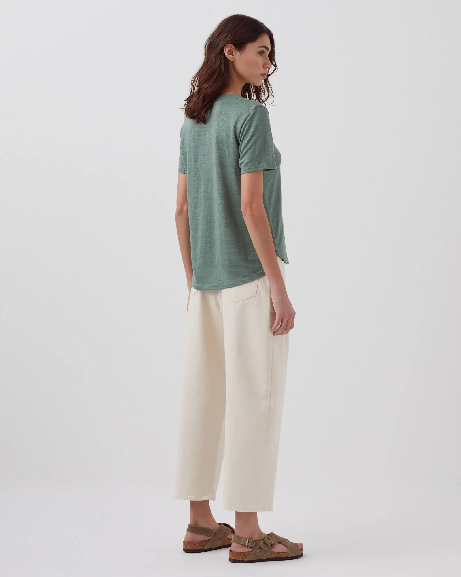 SARAH  CAMISETA DE LINO CON CUELLO DE PICO DARKFOREST