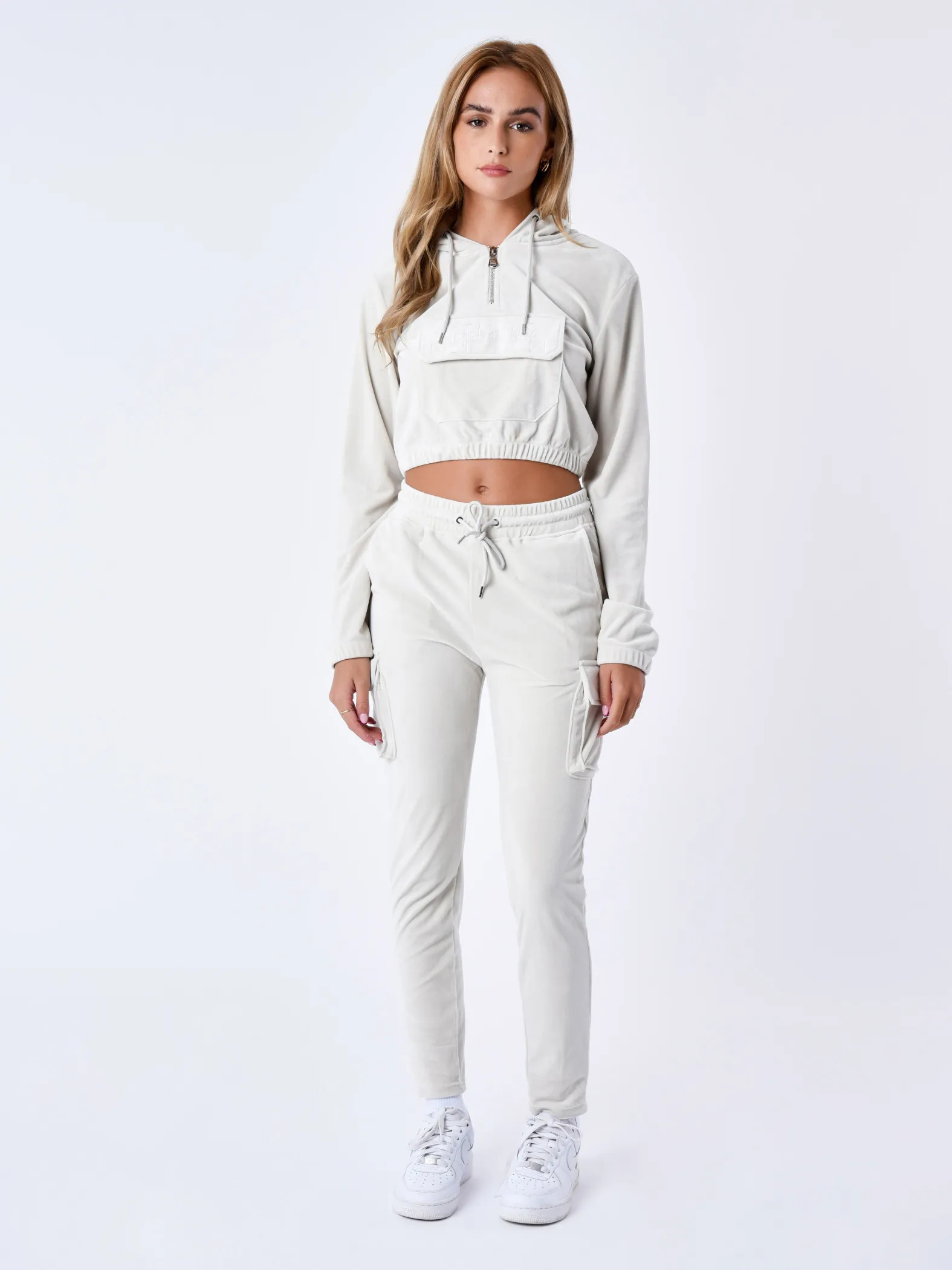 Sudadera corta de terciopelo con capucha