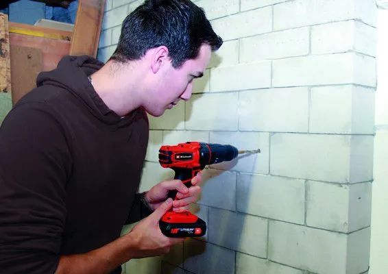 TALADRO IMPACTO 18V LII CON 2 BATERIAS + CARGADOR + MALETíN EINHELL TCCD 182