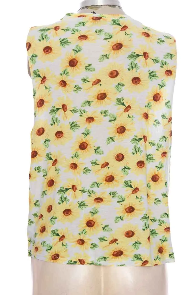 TOP / CAMISETA COLOR BLANCO  FOREVER 21
