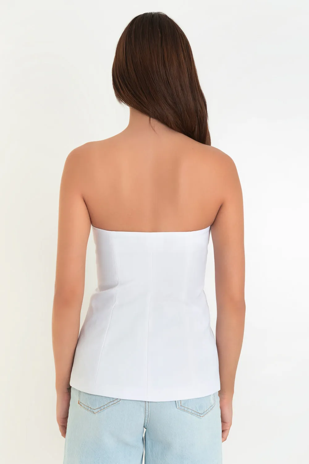 Top strapless ajustado escote corazón con botones