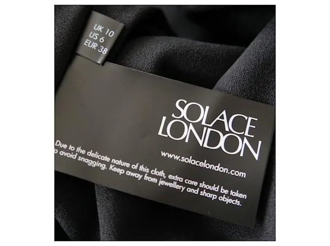 Vestido corto asimétrico con lentejuelas Zuri de Solace London Negro 