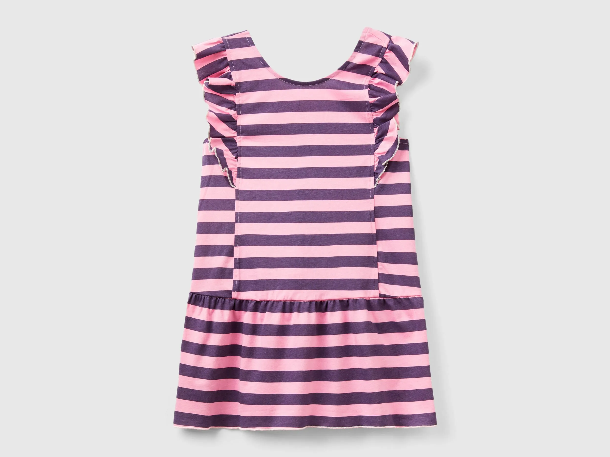 Vestido de rayas con volantes