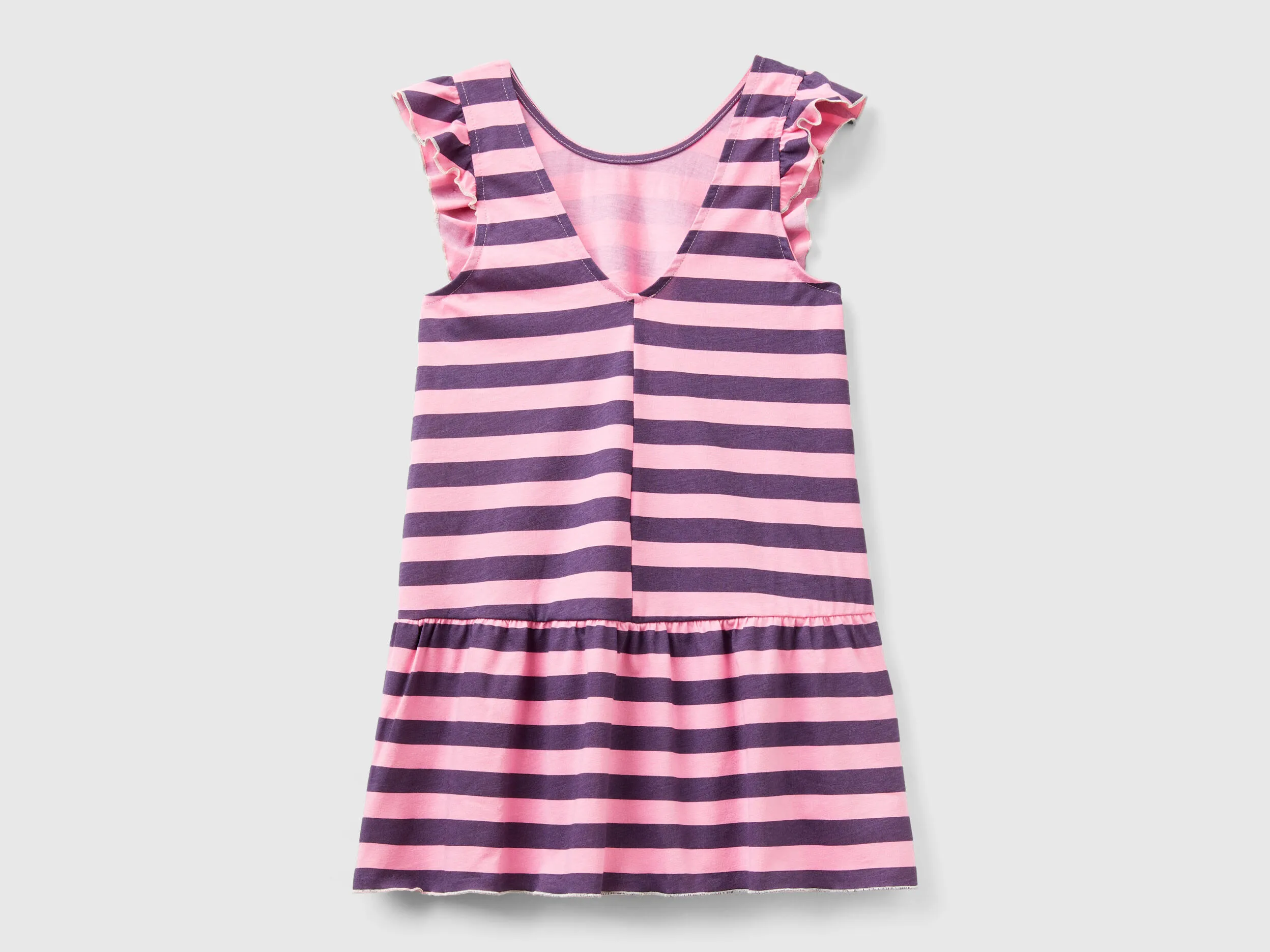 Vestido de rayas con volantes
