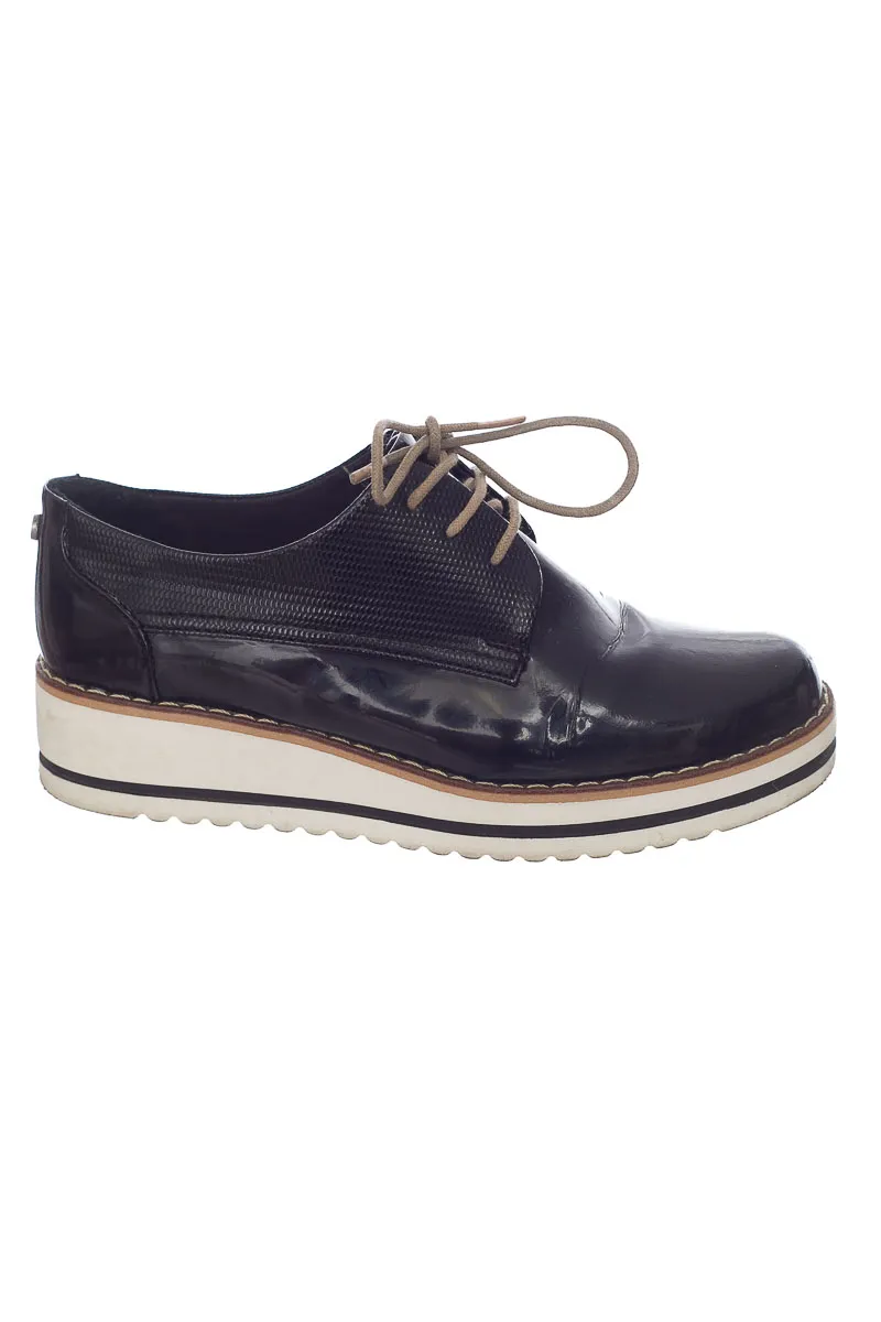 ZAPATOS COLOR NEGRO  BOSI