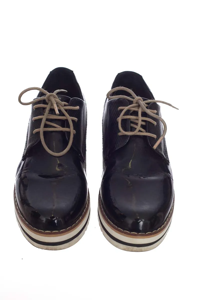 ZAPATOS COLOR NEGRO  BOSI